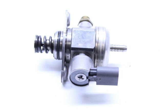 Audi A3 Q3 TT Volkswagen Beetle Eos Golf Jetta Passat High Pressure Fuel Pump