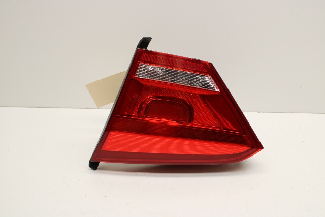 2012-2015 Volkswagen Passat Tail Light Right Lid Mount OEM