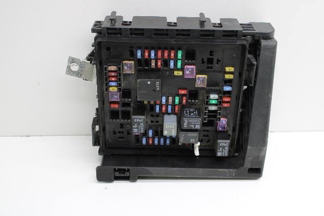 2017 Chevrolet Camaro Fuse Relay Junction Box - 84044723 OEM