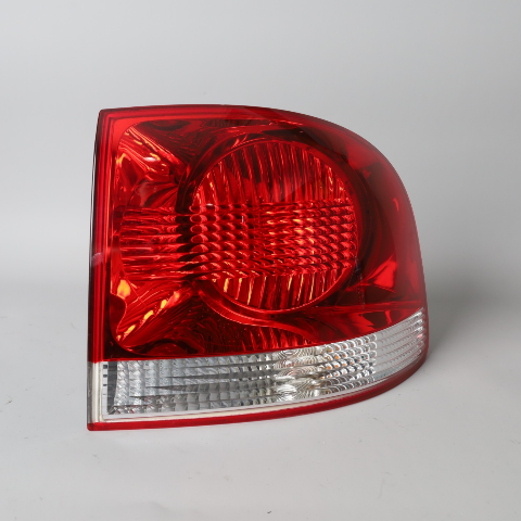 2004-2006 Volkswagen Touareg Right Tail Light 7L6945096 OEM Used