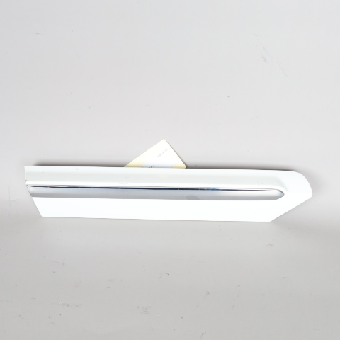 2012-2019 Volkswagen Beetle Right Quarter Panel Molding Candy White OEM Used