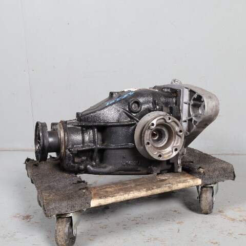 2000-2003 BMW 525i 528i 530i Rear Differential Carrier 32107529494 OEM Used