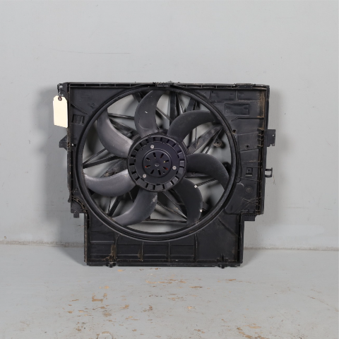 2013-2017 BMW X3 X4 2.0 Radiator Fan With Shroud 17427601176 OEM Used