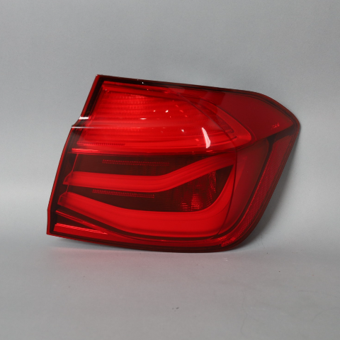 2018 BMW 330e 330i 340i Right Tail Light Smoked Lense 63217456518 OEM Used
