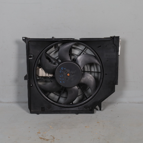2001-2005 BMW 330i Radiator Cooling Fan With Shroud Puller 17117561757 OEM