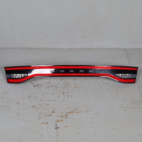 2013-2016 Dodge Dart Trunk Lid Center Reflector 68100684AF OEM Used