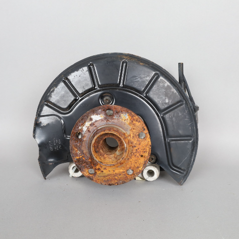 2006-2010 Volkswagen Passat Right Front Spindle Knuckle Hub 3C0407254F OEM Used
