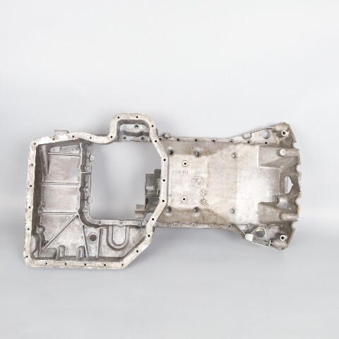 1997-2003 MW 540i 740i 840i Upper Engine Oil Pan 11137513374 OEM Used