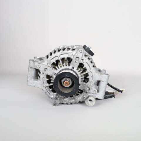 BMW 550i 650i 750i M5 M6 X5 X6 X6M 4.4 Alternator 12317606628 OEM