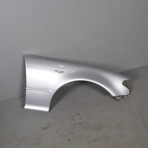 2004-2006 BMW 325ci 330ci Right Fender Titan Silver 41347065264 OEM Used