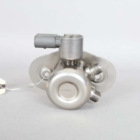 2012-2014 BMW X1 320i 328i 528i Z4 Fuel Pump High Pressure 13517584461 OEM Used