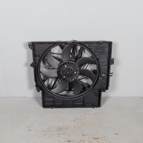 2011-2017 BMW X3 X4 Radiator Fan With Shroud 600 Watt 17427560877 OEM Used