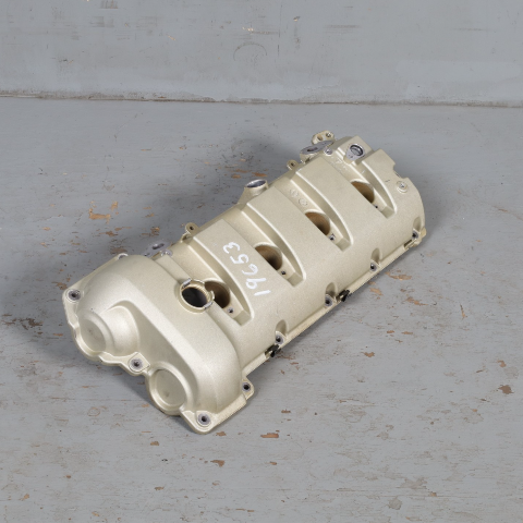 2008-2010 Porsche Cayenne 4.8 Left Driver Valve Cover 94810513502 OEM