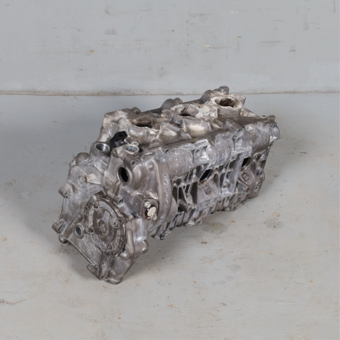 1999-2001 Porsche 911 996 3.4 Right Cylinder 4-6 Head 99610400403 OEM Used