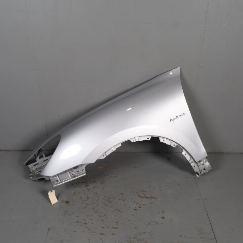 2011-2014 Porsche Cayenne Left Front Fender Classis Silver 95850303102 OEM Used
