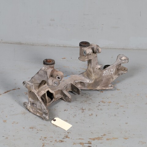 1999-2004 Porsche 911 996 Right Rear Suspension Bracket 99633105602 OEM Used