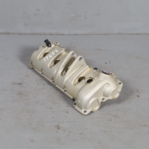 2008-2010 Porsche Cayenne 4.8 Right Passender Valve Cover 94810513502 OEM