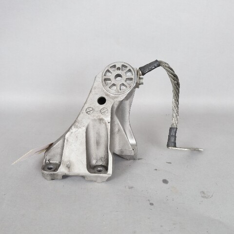 13-16 Volkswagen Touareg 3.0 TDI Right Motor Mount Bracket 7L6199308D OEM Used