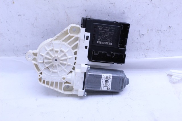 2009 2010 Volkswagen CC Front Power Window Motor Right OEM