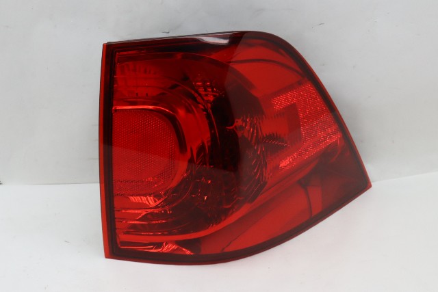 2009 2010 2011 2012 Volkswagen Routan Tail Light Lamp Right