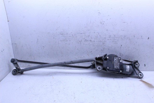 2008 Volkswagen Touareg Windshield Wiper Motor Transmission Linkage OEM