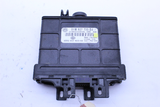 2000 Volkswagen Jetta Transmission Control Module TCU TCM 01M927733DJ