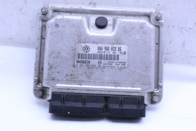 2001 Volkswagen Beetle Engine Computer Module ECU ECM DME