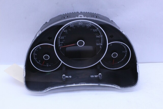 2018 Volkswagen Beetle Convertible Speedo Speedometer Instrument Cluster OEM
