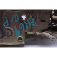 1993 Volkswagen Eurovan Door Latch Lock Right 702837016C OEM
