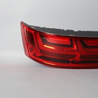 2017-2019 Audi Q7 Tail Light Left 4M0945093D OEM Used