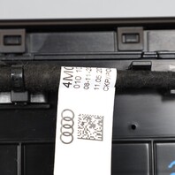 2017-2019 Audi Q7 Navigation Display Screen 4M0857273A OEM Used