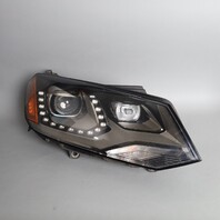 2011-2014 Volkswagen Touareg Right Xenon Headlight 7P1941752 OEM Used