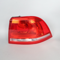 2011-2014 Volkswagen Touareg Right Tail Light 7P6945096E OEM Used