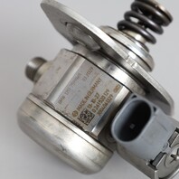 BMW 550i 650i 750i X5 X6 M5 High Pressure Fuel Pump 13517599865 OEM