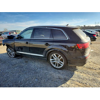 2018 Audi Q7 - Deep Black - Stock #26030