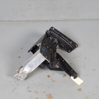 parts The aluminum part is supposed to go with the reinforcement 26071-7192172