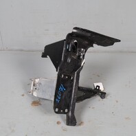 parts The aluminum part is supposed to go with the reinforcement 26071-7192172