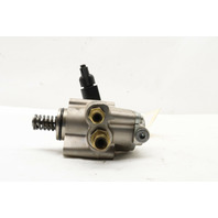 Audi A6 A8 Q7 RS4 Volkswagen Touareg Engine Mounted Fuel Pump Right