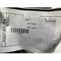 2007-2013 GM Tahoe Yukon Right Door Mirror 25779839 OEM Used