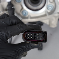 2013-2018 Porsche Cayenne Right Rear Spindle Knuckle Hub 95833161210 OEM Used