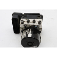 2017 Volkswagen Jetta ABS Anti Lock Brake Pump Small Chip in Plug OEM