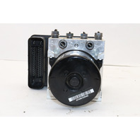 2017 Volkswagen Jetta ABS Anti Lock Brake Pump Small Chip in Plug OEM