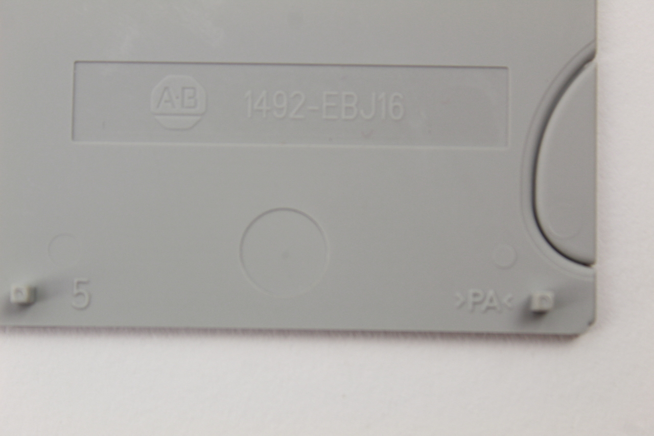 Allen Bradley 1492EBJ16 Terminal Block End Barriers (Lot of 35) Used