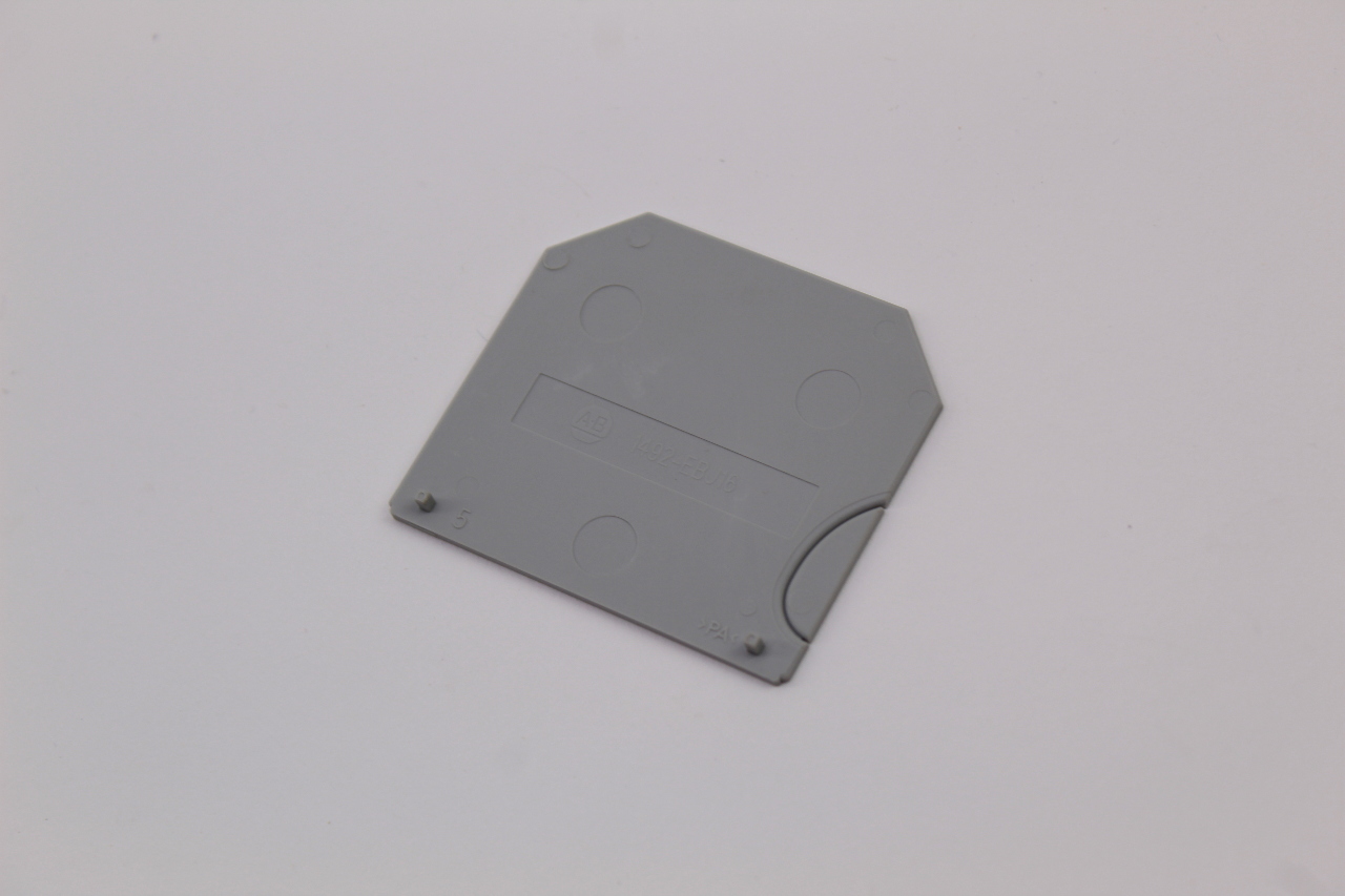 Allen Bradley 1492EBJ16 Terminal Block End Barriers (Lot of 35) Used