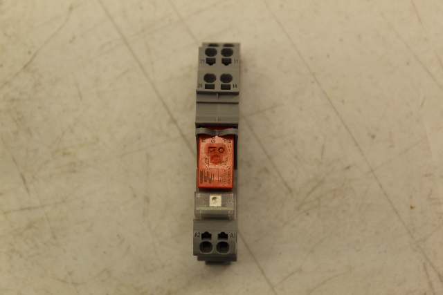 2 WAGO RELAY RT424615 WITH 788-515 BASE USED TESTED