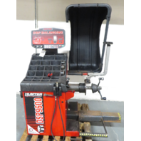 HUNTER ENGINEERING DSP9600 WHEEL BALANCER W/WHEEL LIFT, INFLATOR, CONE SET HUNTER ENGINEERING DSP9600 WHEEL BALANCER W/WHEEL LIFT, INFLATOR, CONE SET