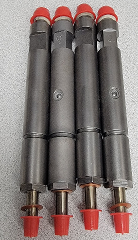 Set of 4 Genuine Deutz 4286251 Fuel Injectors for 2011 Deutz diesel engines.