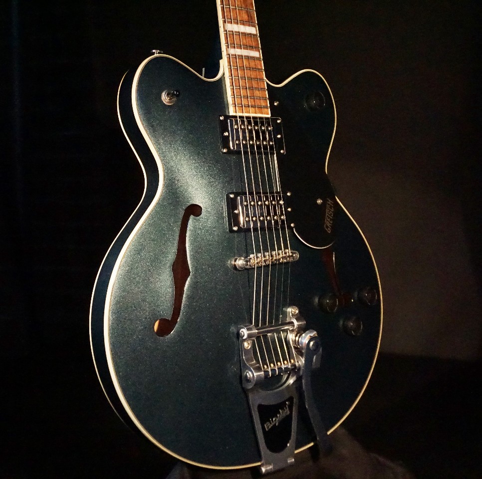 Gretsch G2622T Streamliner Center Block with Bigsby Gunmetal Guitar (In