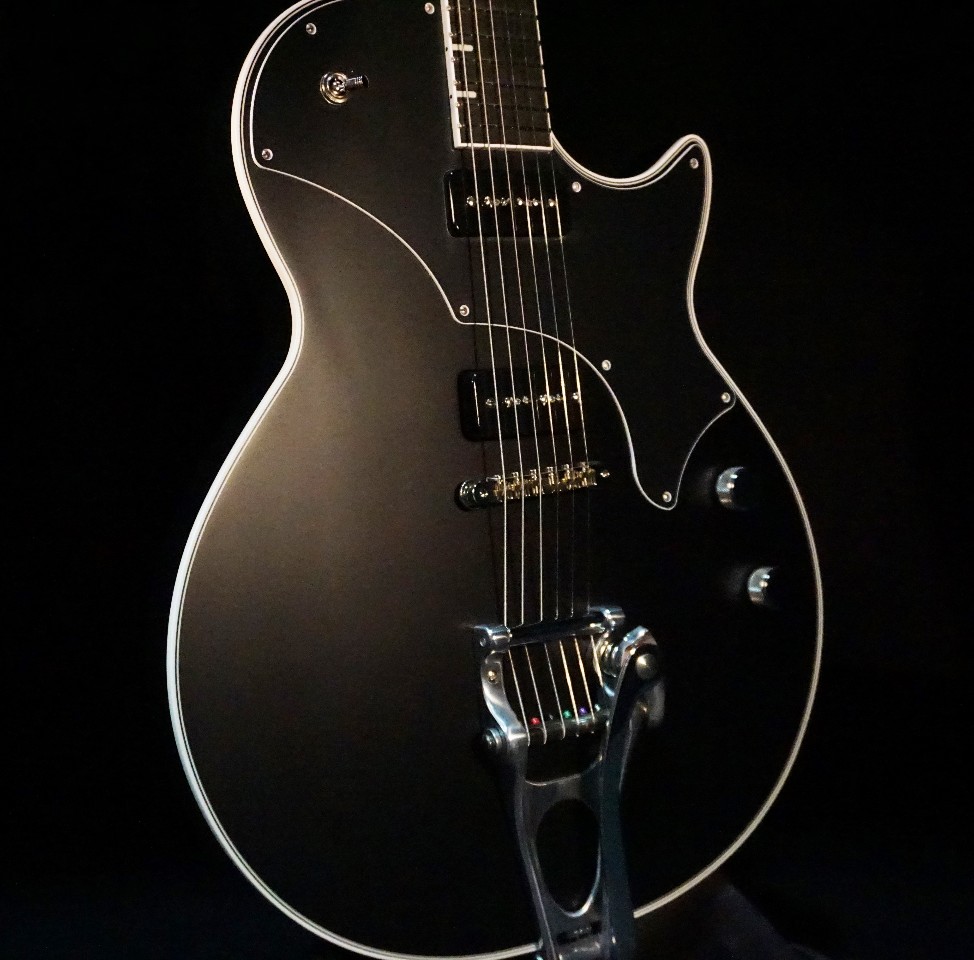 TV Jones Spectra Sonic Standard W/Bigsby Satin Black (Actual Guitar