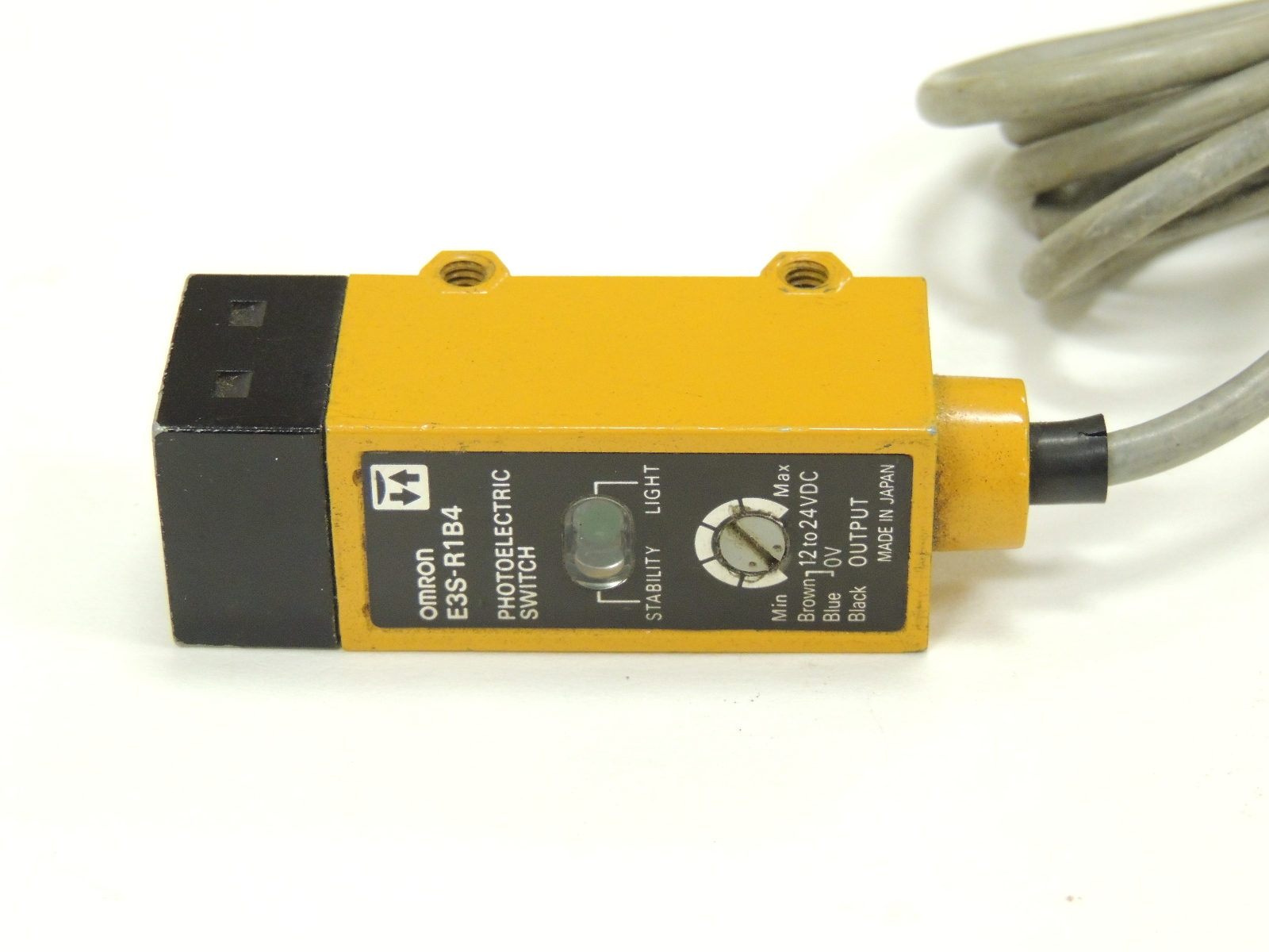 Used Omron Photoelectric Switch E3S-R1B4 PNP, 12V-24V Supply